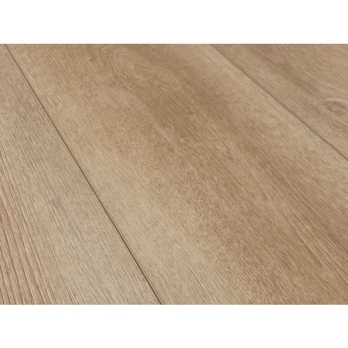 GemCore Madison — Sapphire Collection plank, angle view (REWLVTGC20MD)