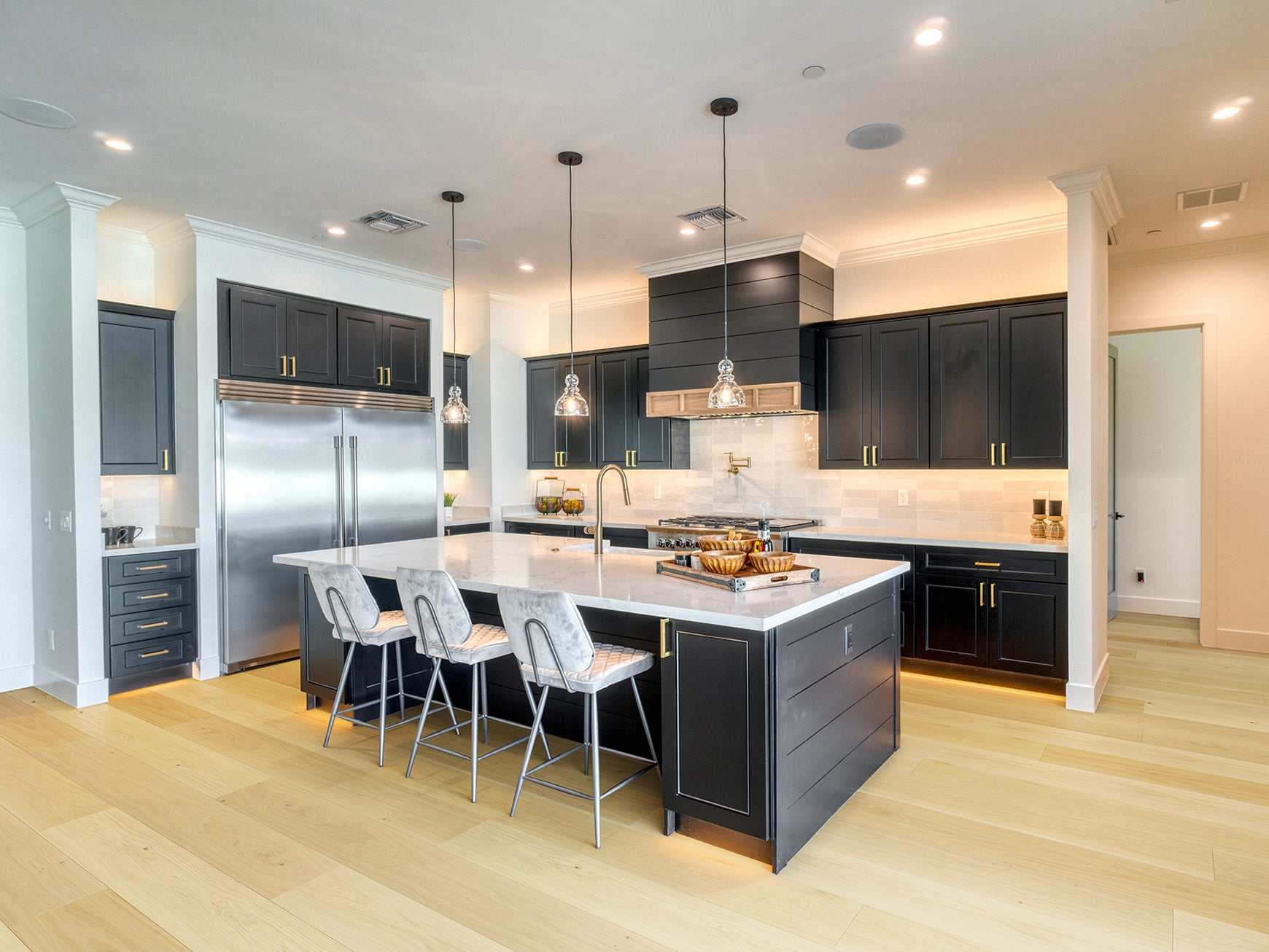 Reward engineered hardwood flooring in a modern kitchen